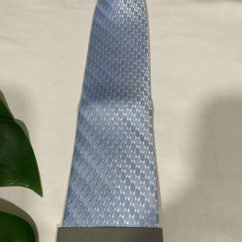 NWT $70 Michael Kors [Mens Tie‎ ] Mirrored Circles Tie in Light Blue Yellow